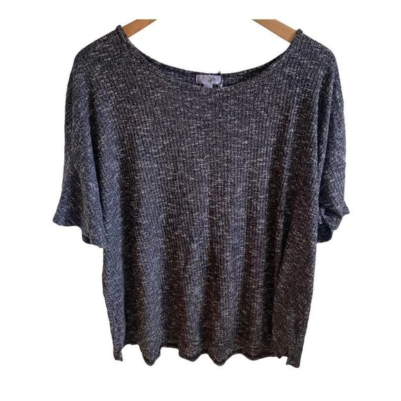 East 5th gray short top blouse - Picture 1 of 8